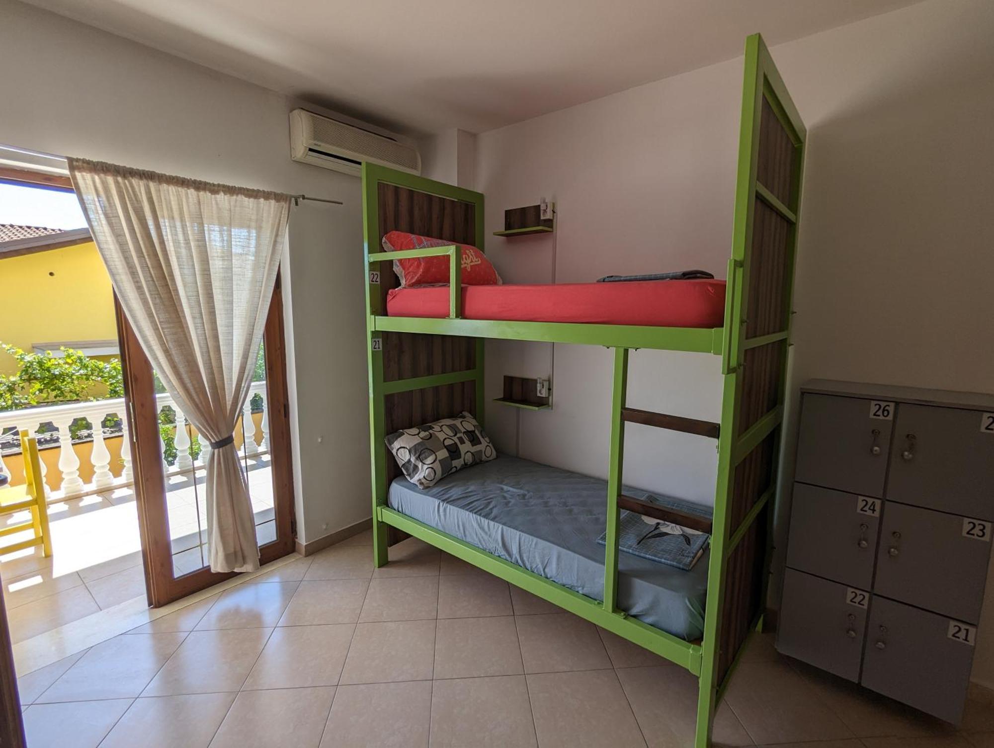 Tias Hostel Shkodër Exteriör bild