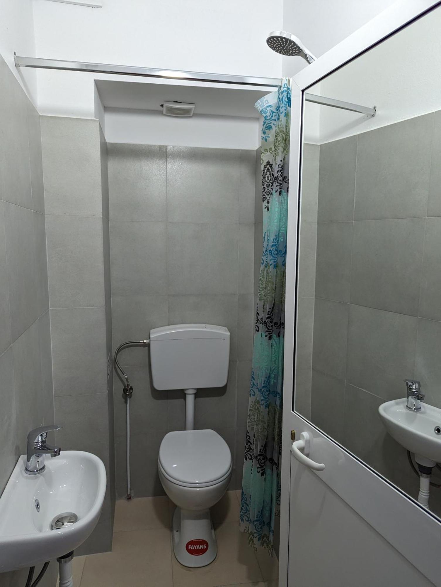 Tias Hostel Shkodër Exteriör bild