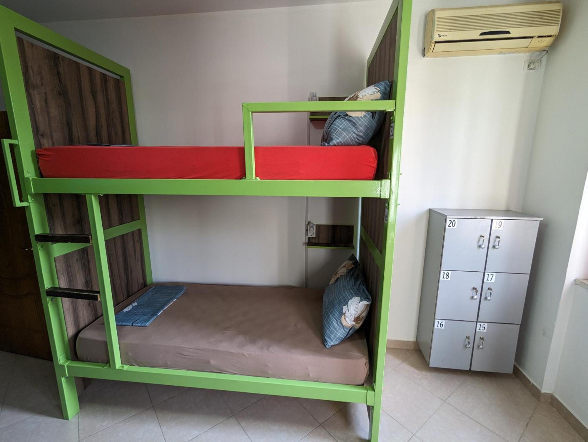 Tias Hostel Shkodër Exteriör bild