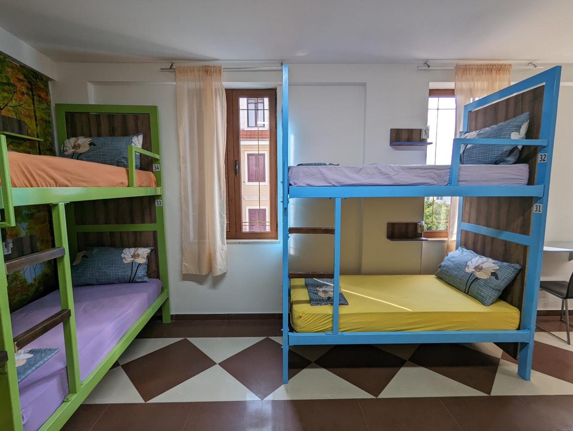 Tias Hostel Shkodër Exteriör bild