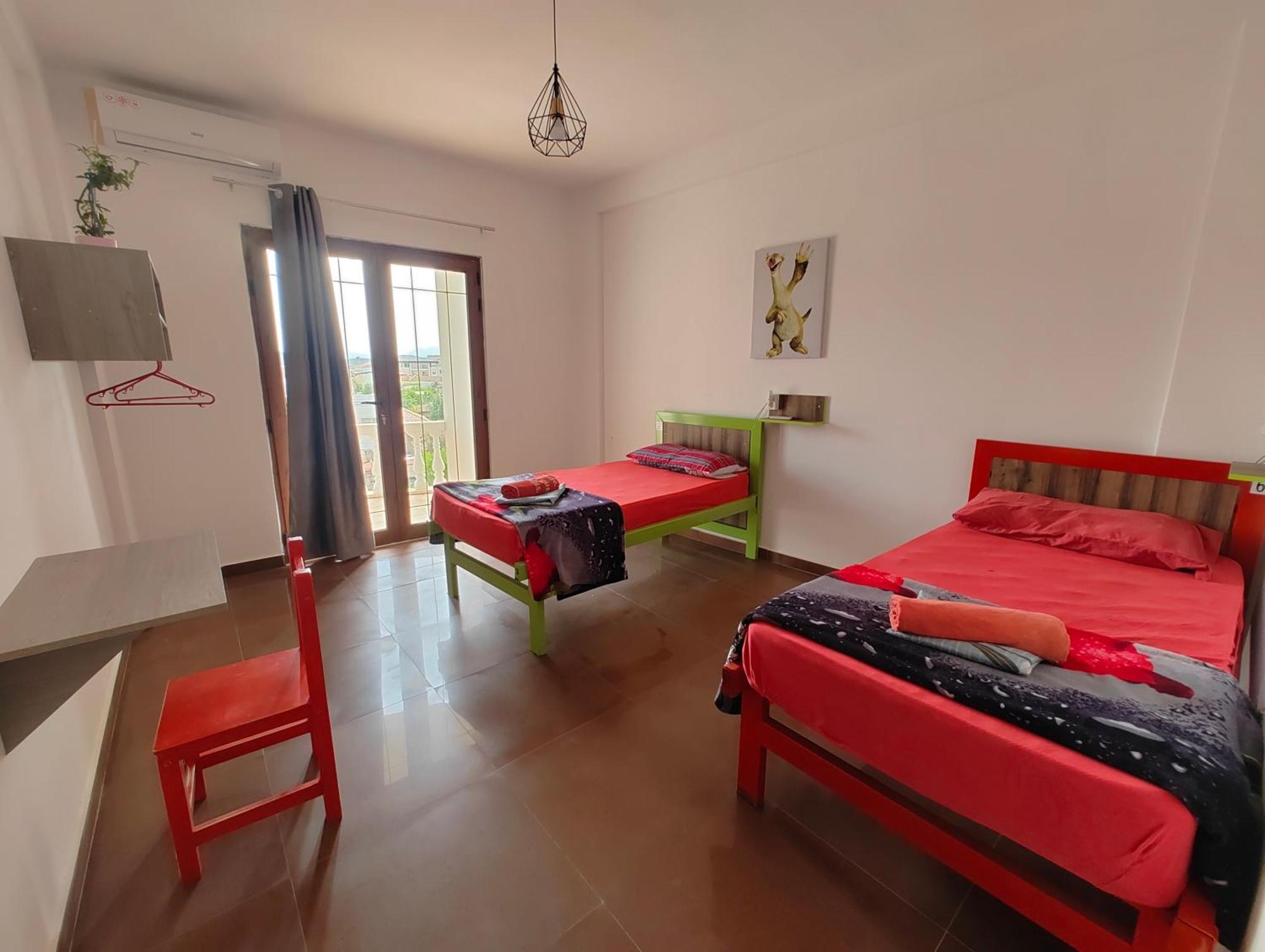 Tias Hostel Shkodër Exteriör bild